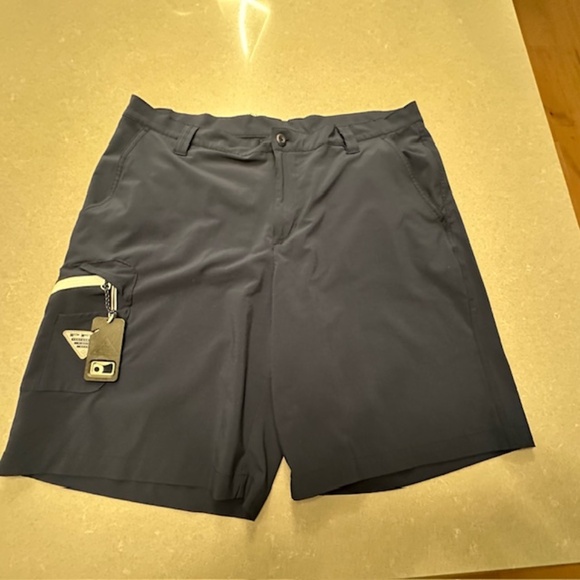 Columbia Men's Terminal Tackle 10"  Shorts w/ Bottle Opener Navy Sz 38 - Picture 1 of 7